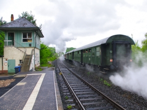 05 Halt des ersten Zuges